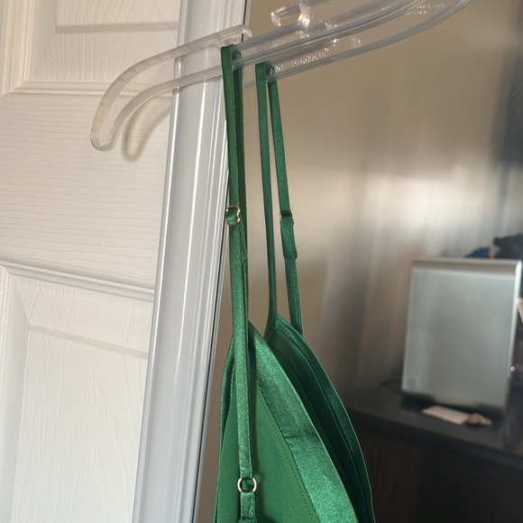 White House Black Market Kelly Green dress - Picture 4 of 7